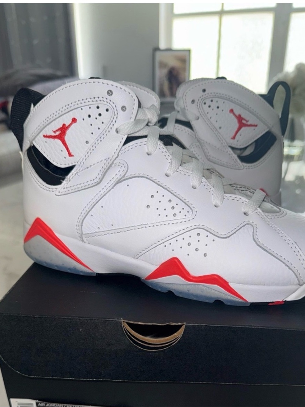 Jordan 7 retro, white infrared   BRAND NEW (6.5Y, 8 women)